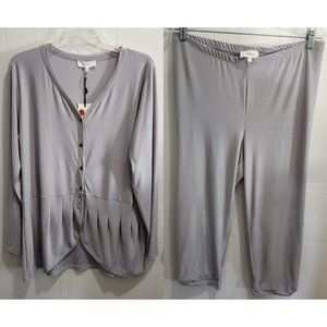 NEW Colletta Women's 2 Piece Button Up Top Capri Pants Set Gray Poly Blend Sz 14